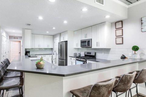 Touwnhouse à louer à Redington Shores, Floride: 4 chambres, 232.26 m2 № 2436786 - photo 19