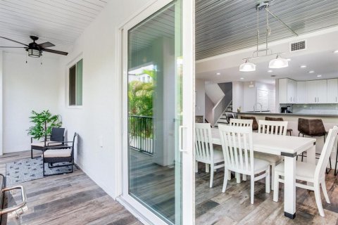 Touwnhouse à louer à Redington Shores, Floride: 4 chambres, 232.26 m2 № 2436786 - photo 18