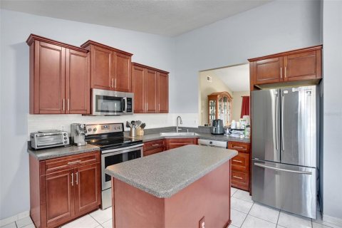 House in Orlando, Florida 3 bedrooms, 148.27 sq.m. № 2204963 - photo 9