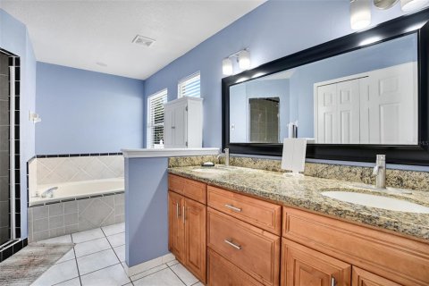 House in Orlando, Florida 3 bedrooms, 148.27 sq.m. № 2204963 - photo 23