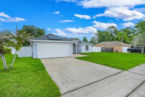 House in Orlando, Florida 3 bedrooms, 148.27 sq.m. № 2204963 - photo 2