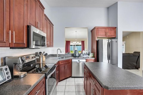 House in Orlando, Florida 3 bedrooms, 148.27 sq.m. № 2204963 - photo 11