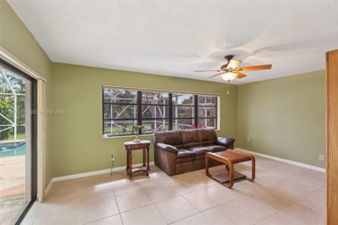 House in Cooper City, Florida 3 bedrooms, 165.92 sq.m. № 2041995 - photo 25