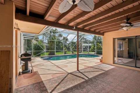 House in Cooper City, Florida 3 bedrooms, 165.92 sq.m. № 2041995 - photo 8