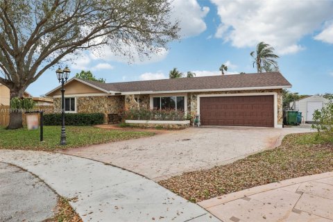House in Cooper City, Florida 3 bedrooms, 165.92 sq.m. № 2041995 - photo 5
