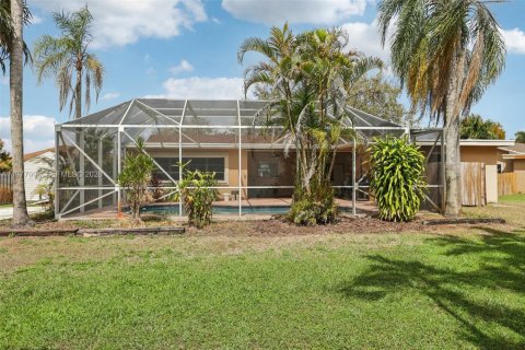 House in Cooper City, Florida 3 bedrooms, 165.92 sq.m. № 2041995 - photo 15