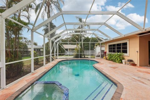 House in Cooper City, Florida 3 bedrooms, 165.92 sq.m. № 2041995 - photo 7