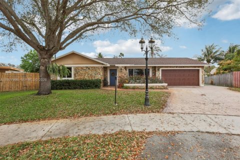 House in Cooper City, Florida 3 bedrooms, 165.92 sq.m. № 2041995 - photo 3