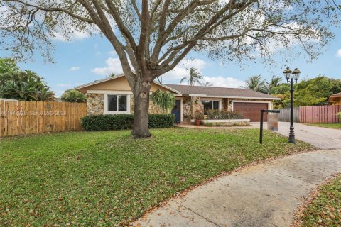 House in Cooper City, Florida 3 bedrooms, 165.92 sq.m. № 2041995 - photo 17