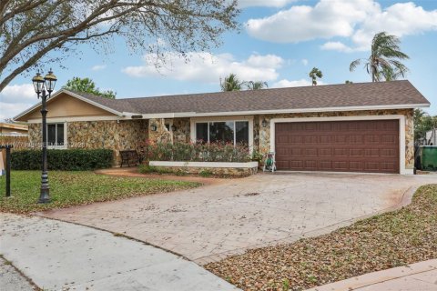 House in Cooper City, Florida 3 bedrooms, 165.92 sq.m. № 2041995 - photo 6