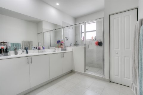 Touwnhouse à vendre à Miami, Floride: 3 chambres, 168.34 m2 № 1977344 - photo 7