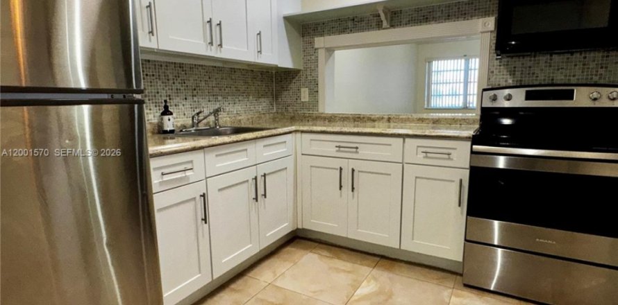 Condo à Hallandale Beach, Floride, 1 chambre  № 2065677
