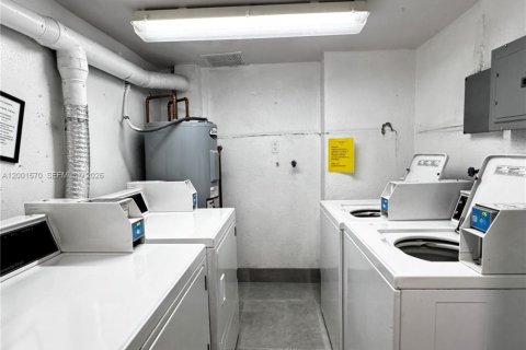 Copropriété à louer à Hallandale Beach, Floride: 1 chambre, 71.53 m2 № 2065677 - photo 16