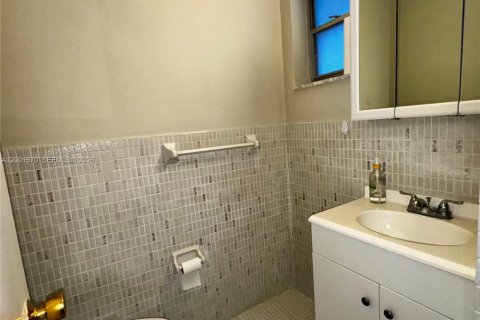 Copropriété à louer à Hallandale Beach, Floride: 1 chambre, 71.53 m2 № 2065677 - photo 5
