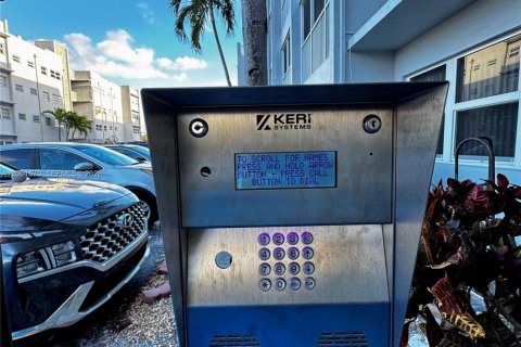 Copropriété à louer à Hallandale Beach, Floride: 1 chambre, 71.53 m2 № 2065677 - photo 17