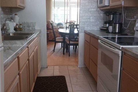 Condominio en venta en Lauderdale Lakes, Florida, 2 dormitorios, 89.19 m2 № 2152478 - foto 21