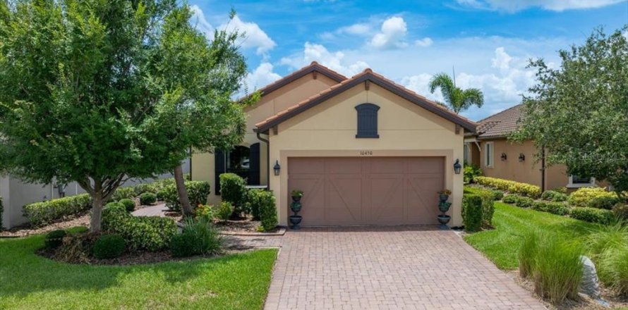 House in Palmetto, Florida 3 bedrooms, 178.37 sq.m. № 1795500