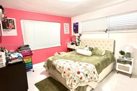Condominio en venta en Miami, Florida, 2 dormitorios, 107.4 m2 № 1699796 - foto 18