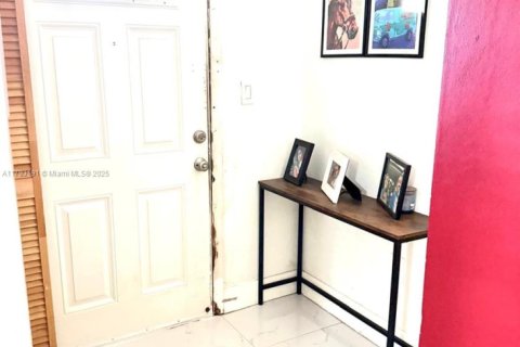 Condominio en venta en Miami, Florida, 2 dormitorios, 107.4 m2 № 1699796 - foto 13
