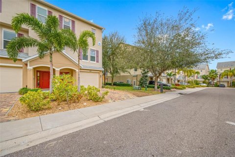 Townhouse in Tarpon Springs, Florida 3 bedrooms, 169.83 sq.m. № 1548281 - photo 3