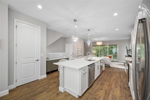 Townhouse in Tarpon Springs, Florida 3 bedrooms, 169.83 sq.m. № 1548281 - photo 16