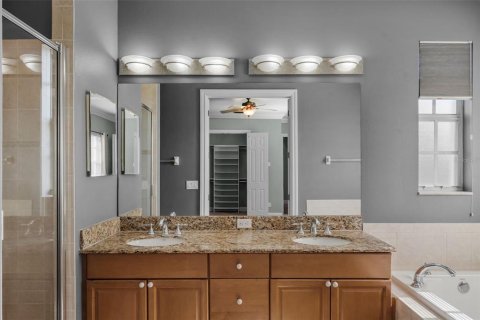 Adosado en venta en Tampa, Florida, 3 dormitorios, 161.56 m2 № 2221296 - foto 24