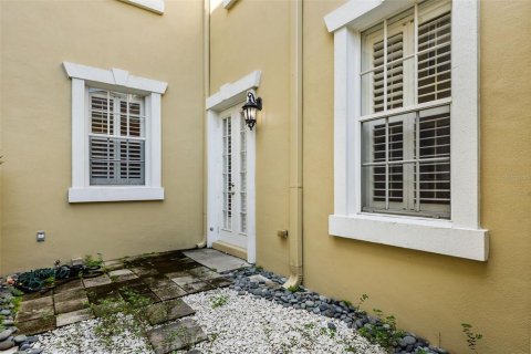 Adosado en venta en Tampa, Florida, 3 dormitorios, 161.56 m2 № 2221296 - foto 5