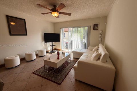 Copropriété à vendre à Pembroke Pines, Floride: 1 chambre, 96.34 m2 № 1966500 - photo 25