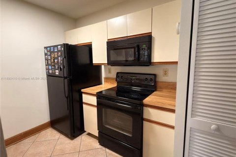 Copropriété à vendre à Pembroke Pines, Floride: 1 chambre, 96.34 m2 № 1966500 - photo 29