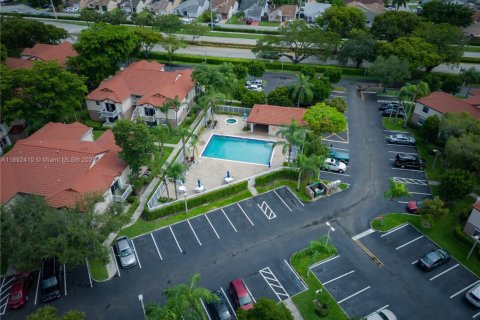 Copropriété à vendre à Pembroke Pines, Floride: 1 chambre, 96.34 m2 № 1966500 - photo 3