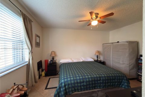 Copropriété à vendre à Pembroke Pines, Floride: 1 chambre, 96.34 m2 № 1966500 - photo 10