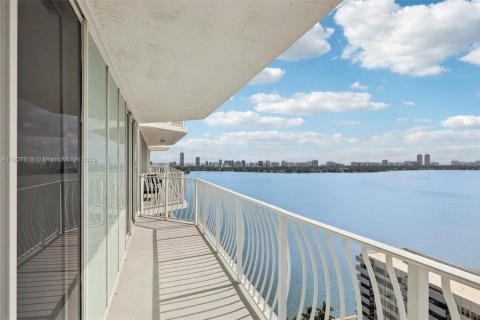 Copropriété à vendre à North Bay Village, Floride: 2 chambres, 98.57 m2 № 1967094 - photo 26