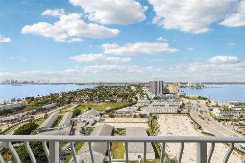 Copropriété à vendre à North Bay Village, Floride: 2 chambres, 98.57 m2 № 1967094 - photo 24