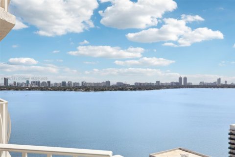 Copropriété à vendre à North Bay Village, Floride: 2 chambres, 98.57 m2 № 1967094 - photo 2