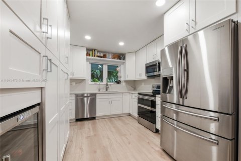 Villa ou maison à vendre à Coral Gables, Floride: 3 chambres, 176.14 m2 № 1966629 - photo 4