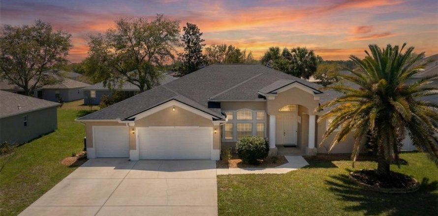 House in Palm Coast, Florida 3 bedrooms, 233 sq.m. № 2151767