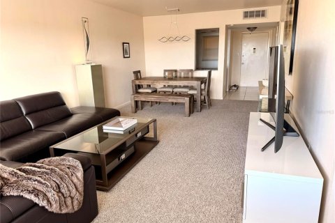 Condo in Port Charlotte, Florida, 1 bedroom  № 2386174 - photo 2