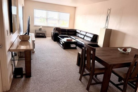 Condo in Port Charlotte, Florida, 1 bedroom  № 2386174 - photo 9