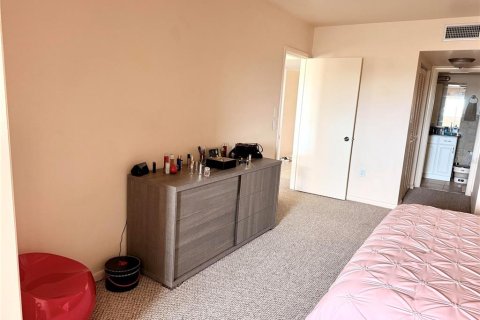 Condo in Port Charlotte, Florida, 1 bedroom  № 2386174 - photo 19