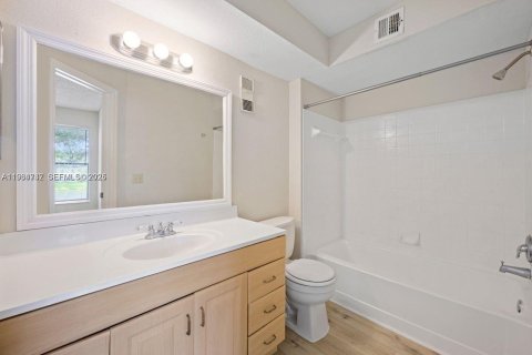 Купить кондоминиум в Уэст-Палм-Бич, Флорида 2 спальни, 96.25м2, № 1992929 - фото 14