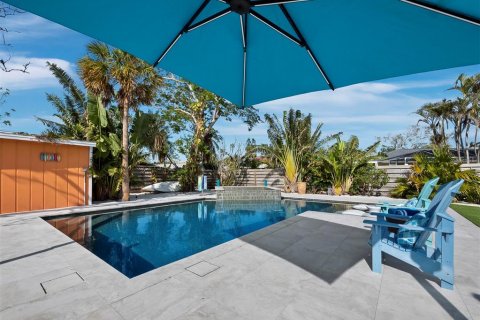 House in Longboat Key, Florida 3 bedrooms, 172.98 sq.m. № 1751201 - photo 24