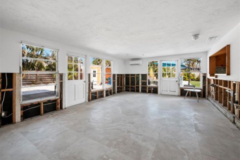 House in Longboat Key, Florida 3 bedrooms, 172.98 sq.m. № 1751201 - photo 4