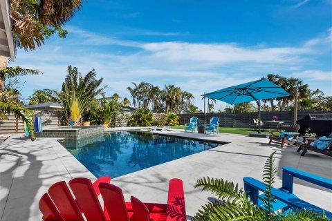House in Longboat Key, Florida 3 bedrooms, 172.98 sq.m. № 1751201 - photo 22