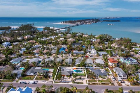 House in Longboat Key, Florida 3 bedrooms, 172.98 sq.m. № 1751201 - photo 25