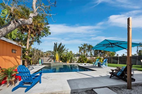 House in Longboat Key, Florida 3 bedrooms, 172.98 sq.m. № 1751201 - photo 21