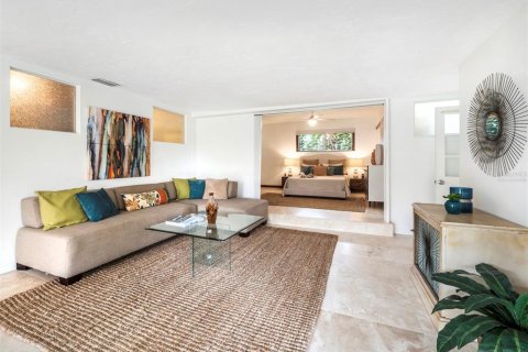 House in Longboat Key, Florida 3 bedrooms, 172.98 sq.m. № 1751201 - photo 8