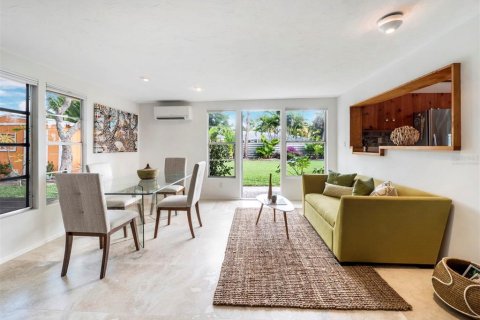 House in Longboat Key, Florida 3 bedrooms, 172.98 sq.m. № 1751201 - photo 3