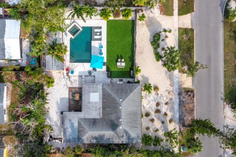 House in Longboat Key, Florida 3 bedrooms, 172.98 sq.m. № 1751201 - photo 19
