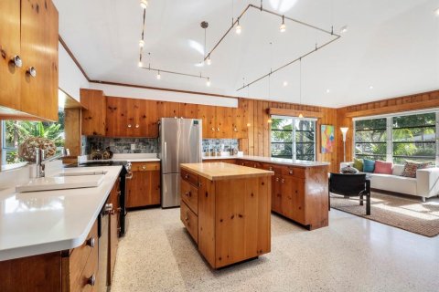 House in Longboat Key, Florida 3 bedrooms, 172.98 sq.m. № 1751201 - photo 30
