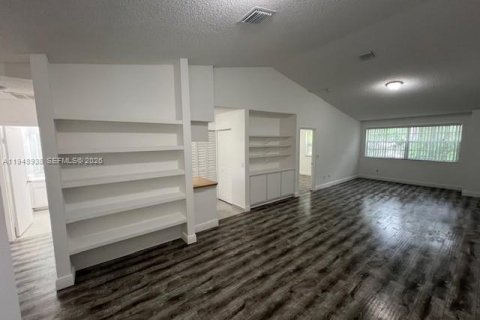 Снять в аренду кондоминиум в Хайалиа, Флорида 2 спальни, 102.19м2, № 2004715 - фото 5